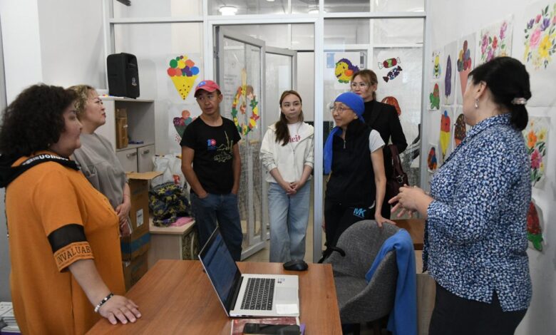 В гостиной «Бақытты шаңырақ»